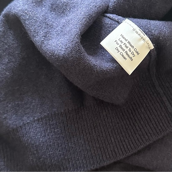 NWT Geoffrey Beene Cotton Dark Grey V Neck Sweater Medium - Picture 4 of 11
